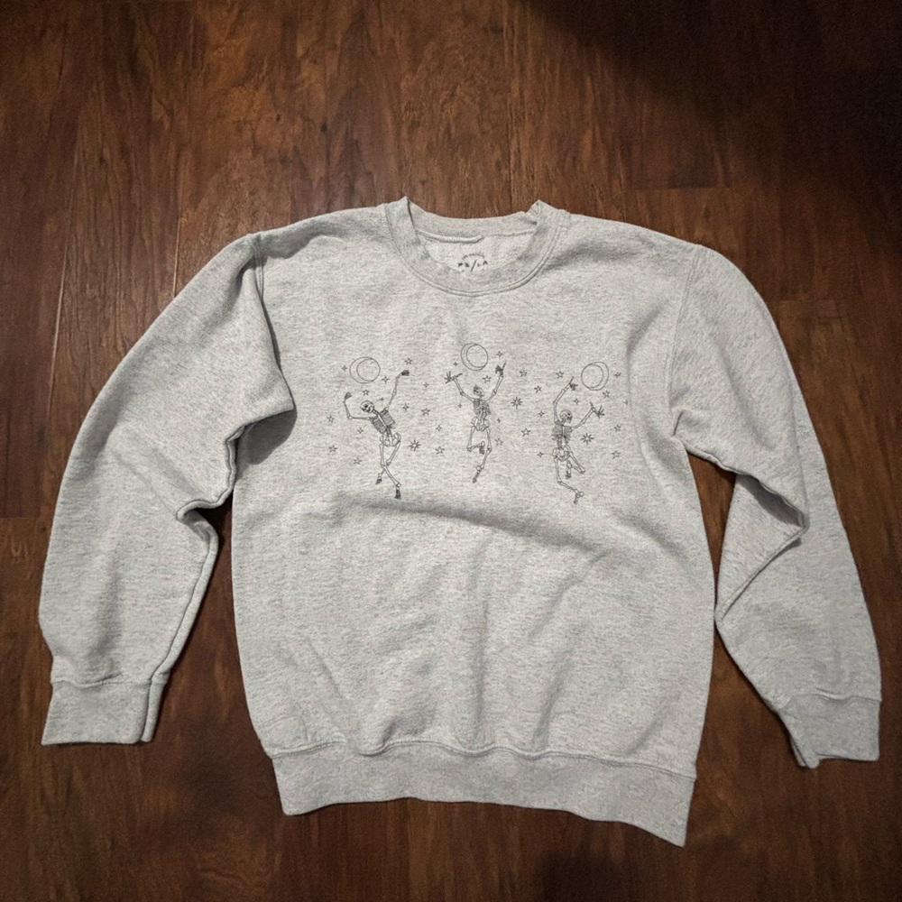 PacSun Gray Crewneck Sweater with Graphic Design